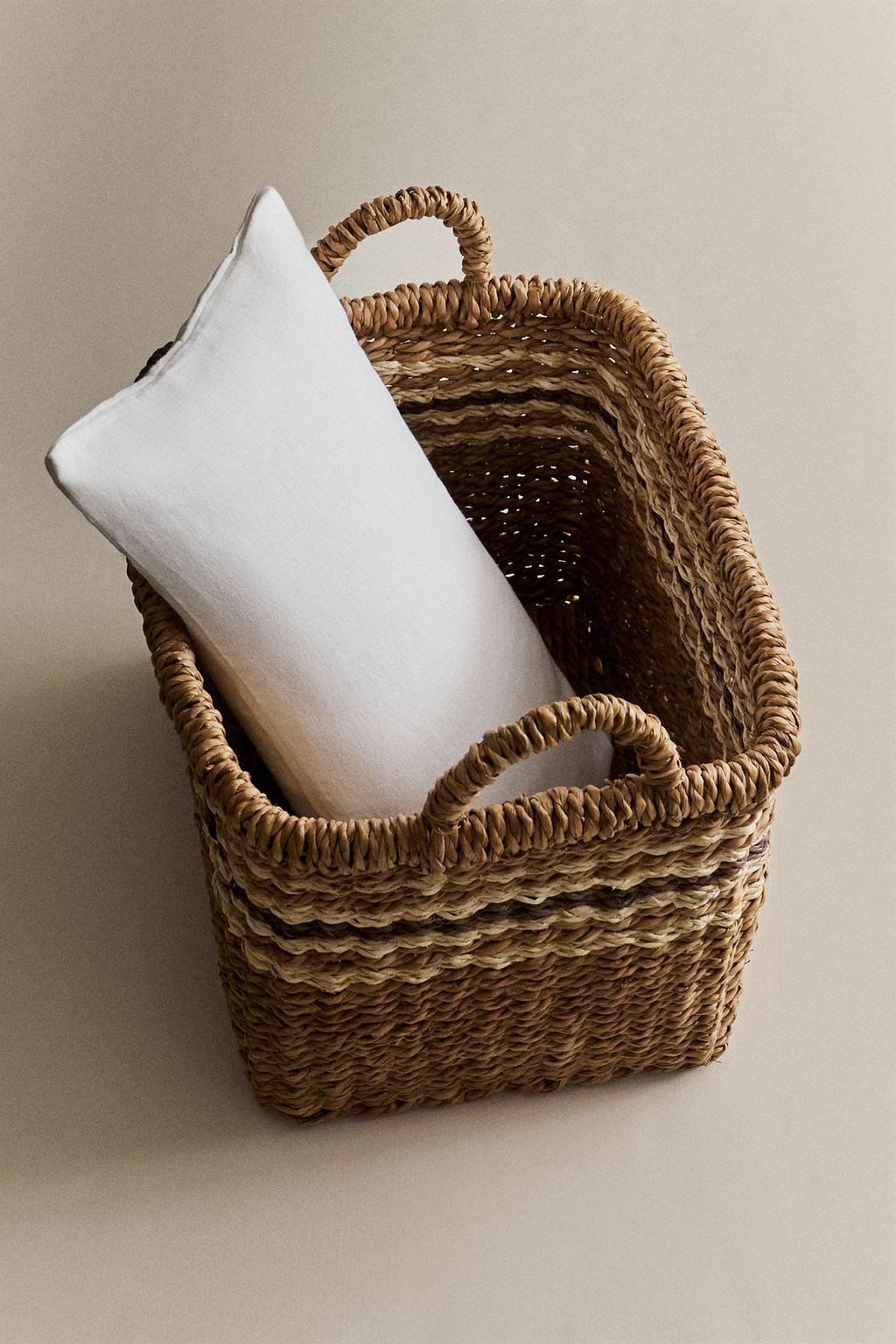 Прямоугольная корзина с полосками