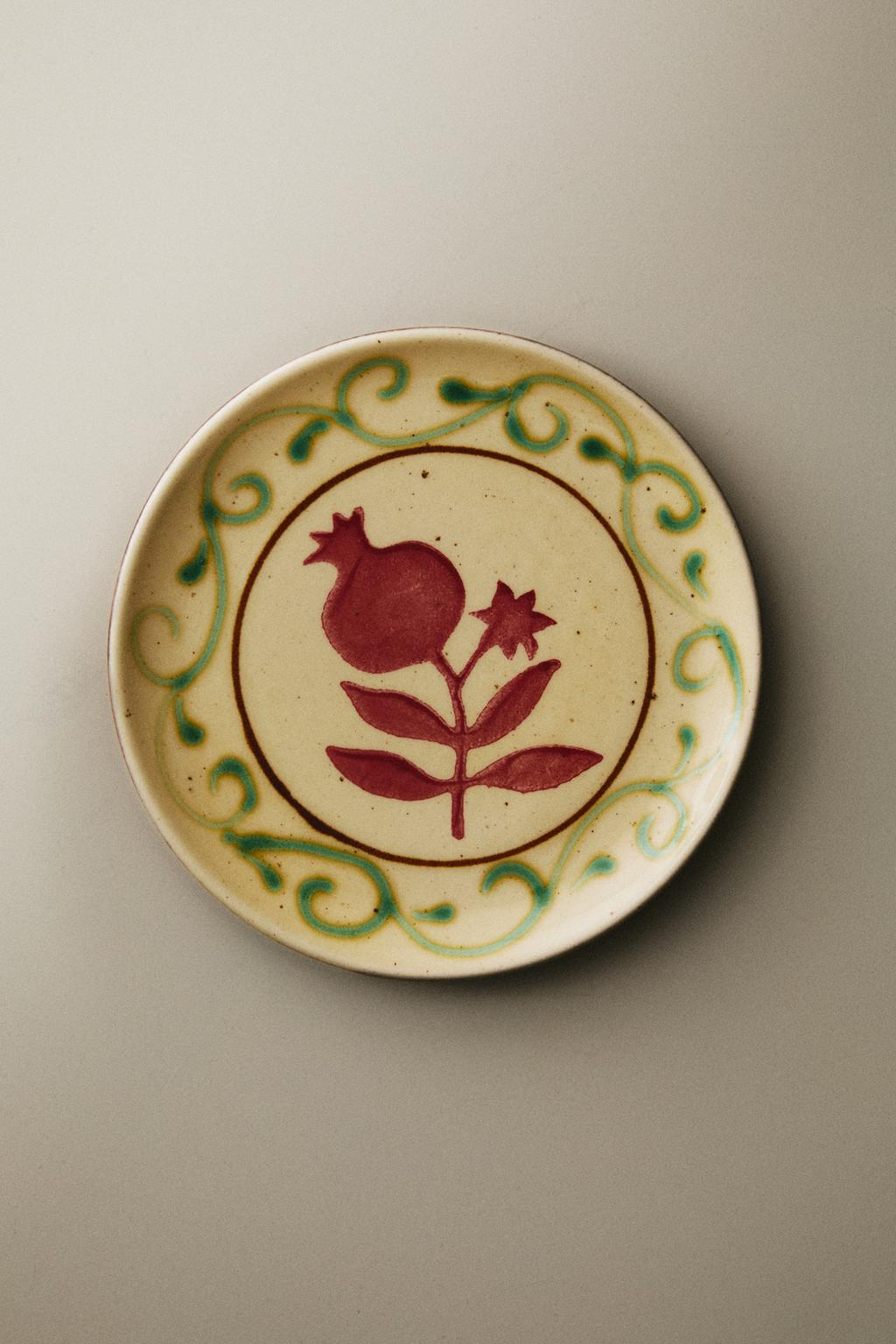 Фарфоровая боковая тарелка гранат