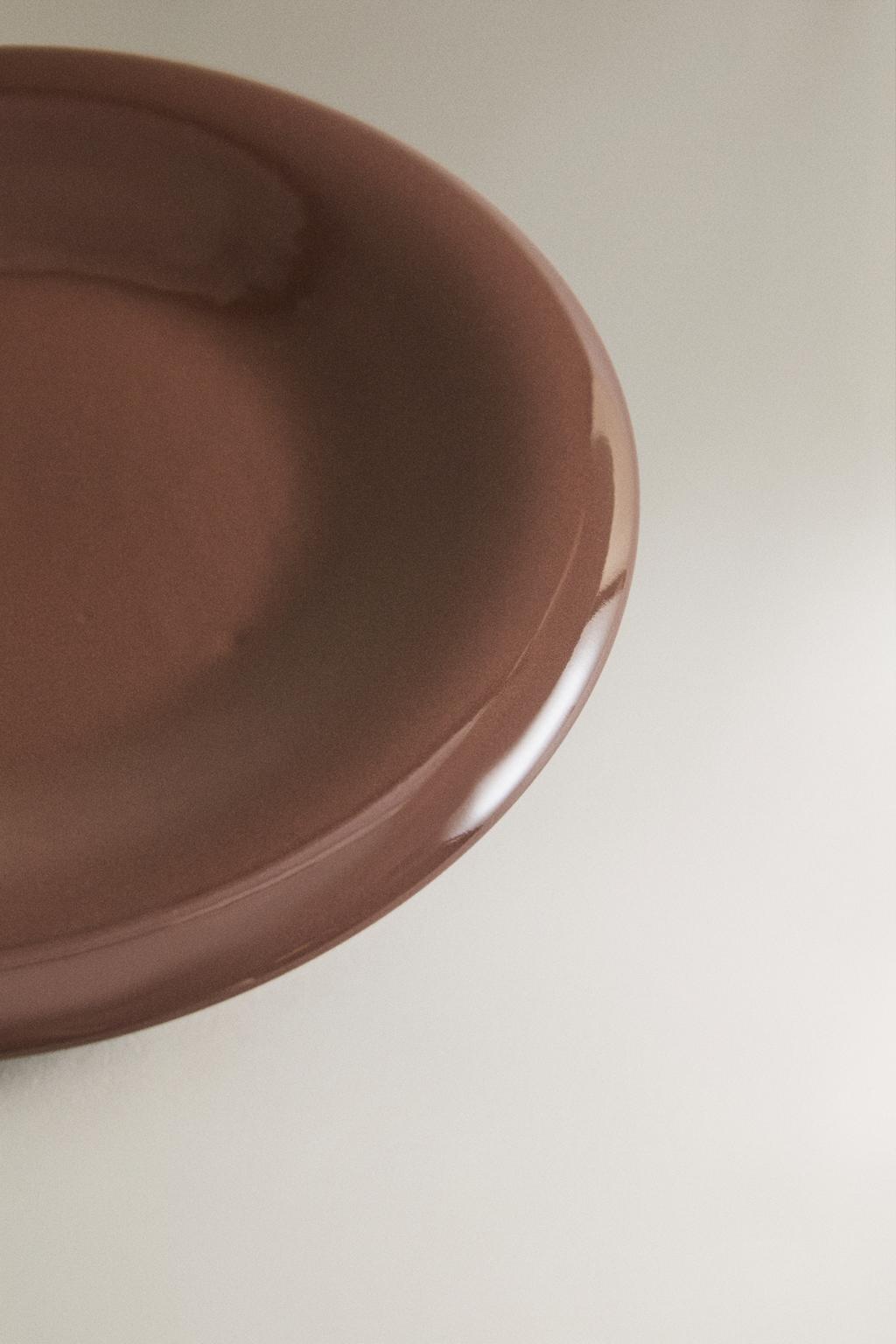 Керамическая десертная тарелка с эмалевым покрытием