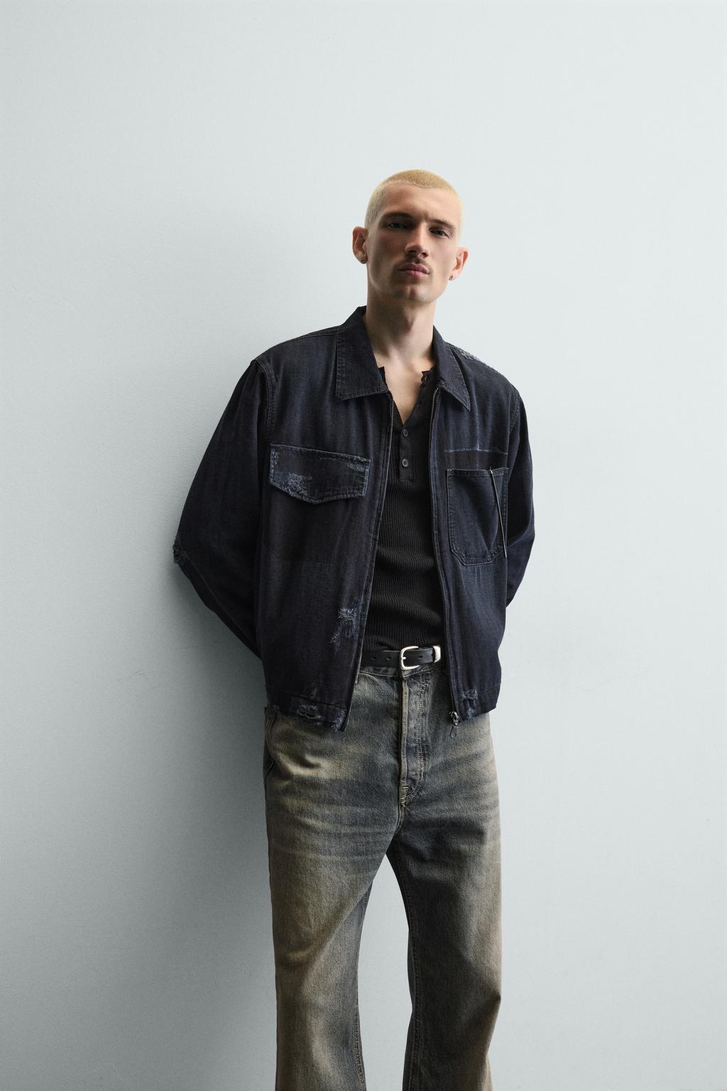 УКОРОЧЕННАЯ КУРТКА С ЭФФЕКТОМ РВАНЫХ ДЕТАЛЕЙ