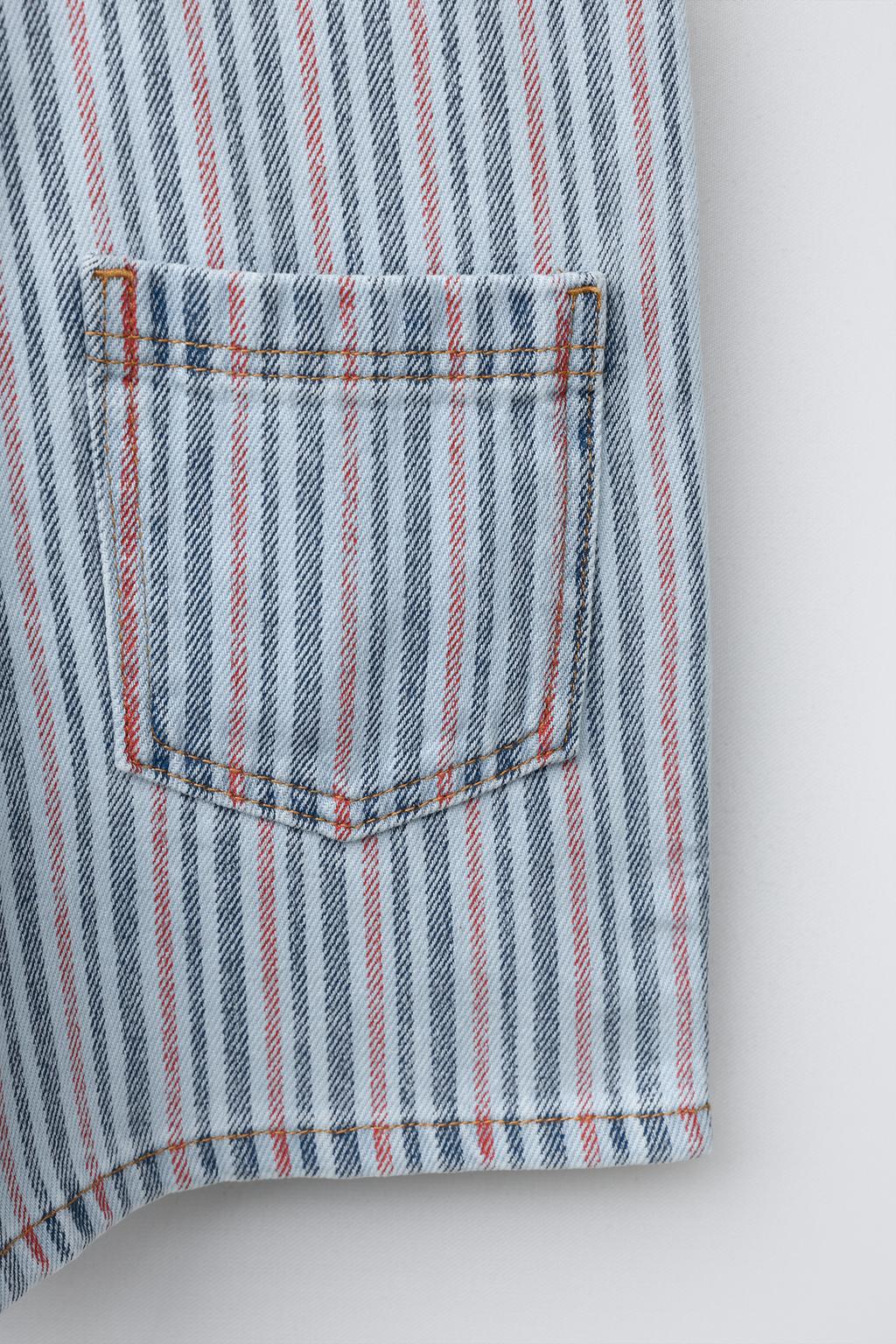 КОРОТКИЙ ДЖИНСОВЫЙ КОМБИНЕЗОН В ПОЛОСКУ