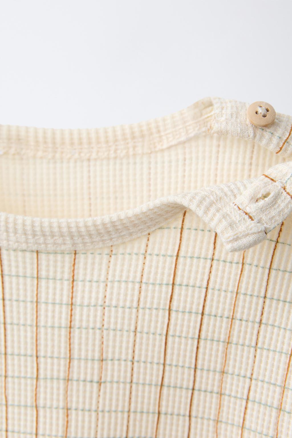 КОМПЛЕКТ ИЗ ФУТБОЛКИ И ШОРТОВ В КЛЕТКУ