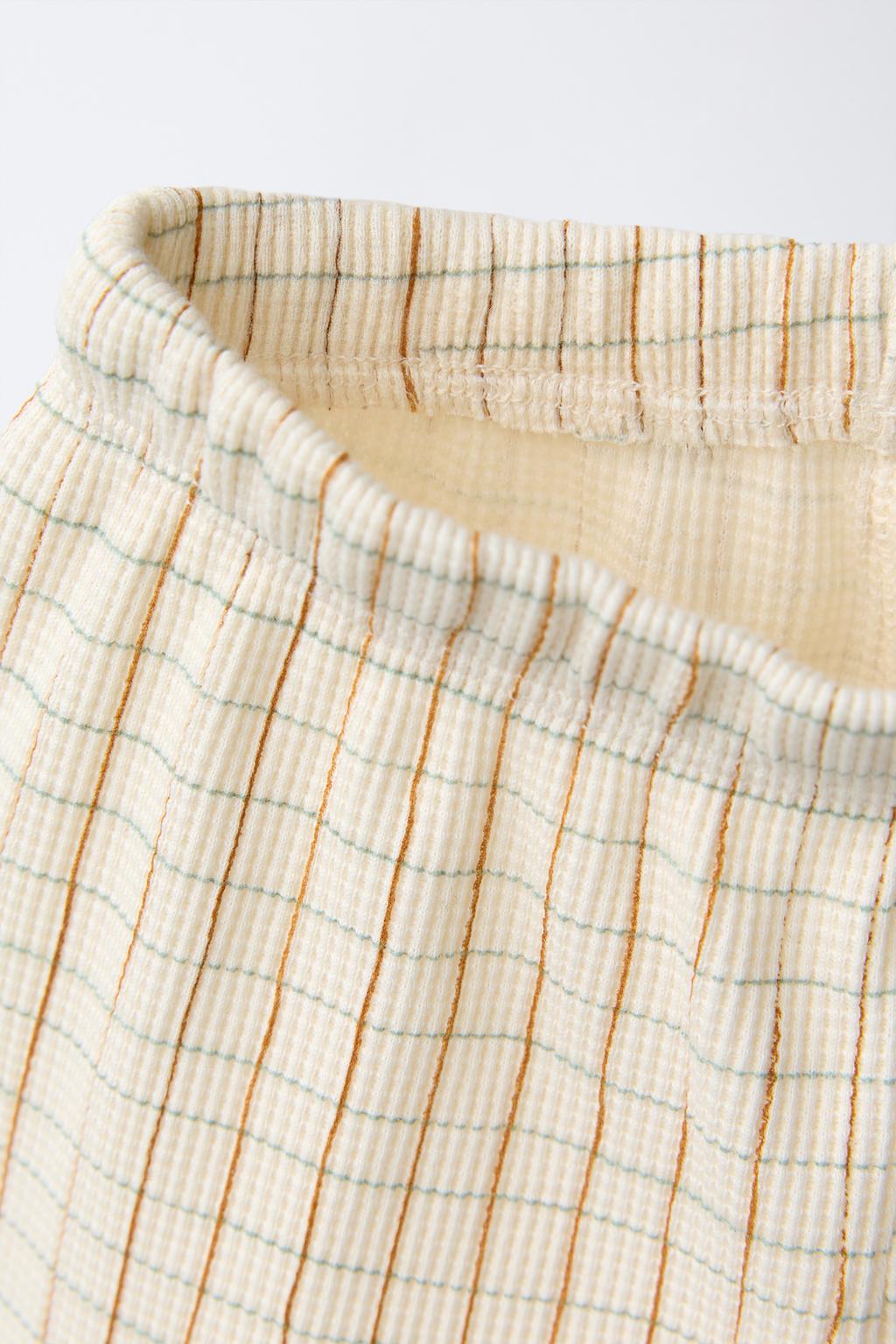 КОМПЛЕКТ ИЗ ФУТБОЛКИ И ШОРТОВ В КЛЕТКУ