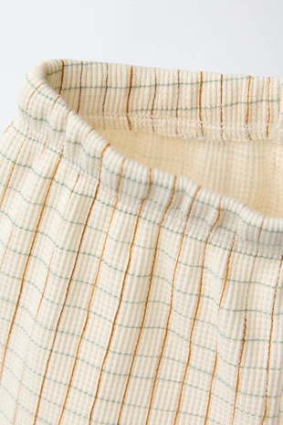 Комплект из футболки и шортов в клетку- Заказать в России