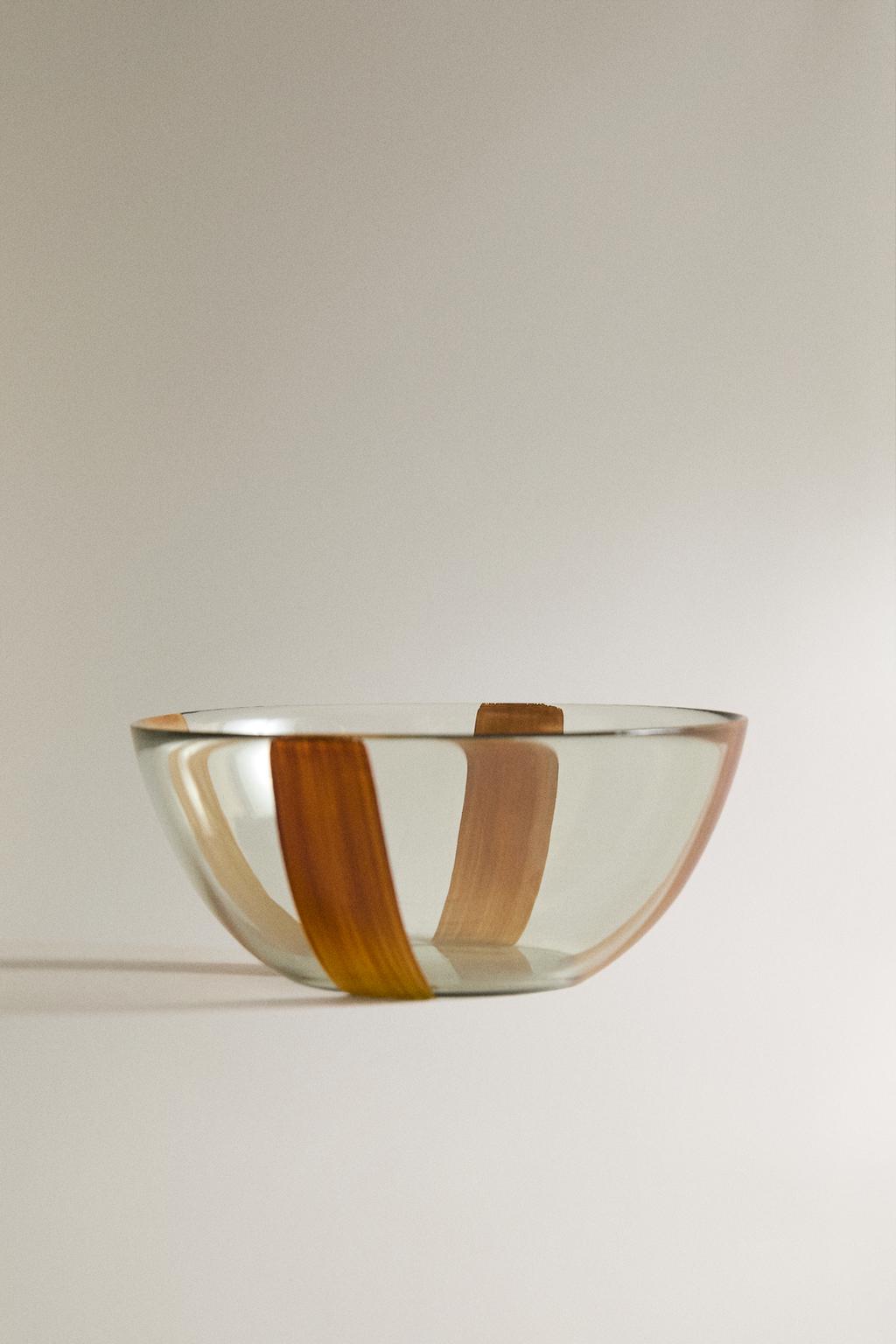 Стеклянная чаша в полоску