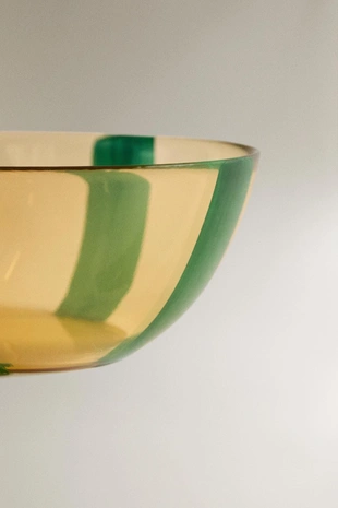 Стеклянная миска в полоску