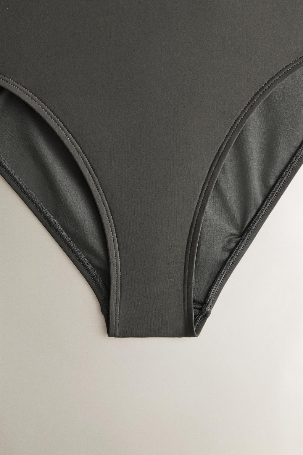 Купальник с завязкой на шее для пляжа