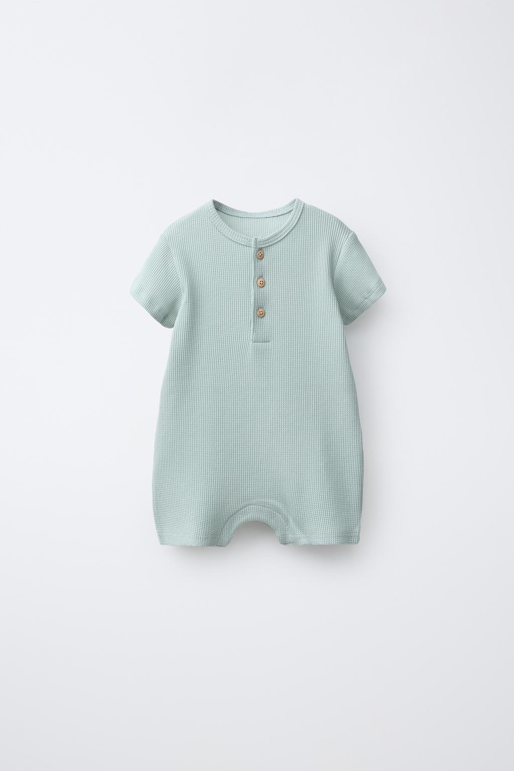 КОМБИНЕЗОН ИЗ ВАФЕЛЬНОГО ТРИКОТАЖА С ВОРОТНИКОМ НА ПУГОВИЦАХ
