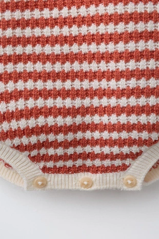 Вязаный комбинезон в полоску с вышивкой рыбки- Заказать в России