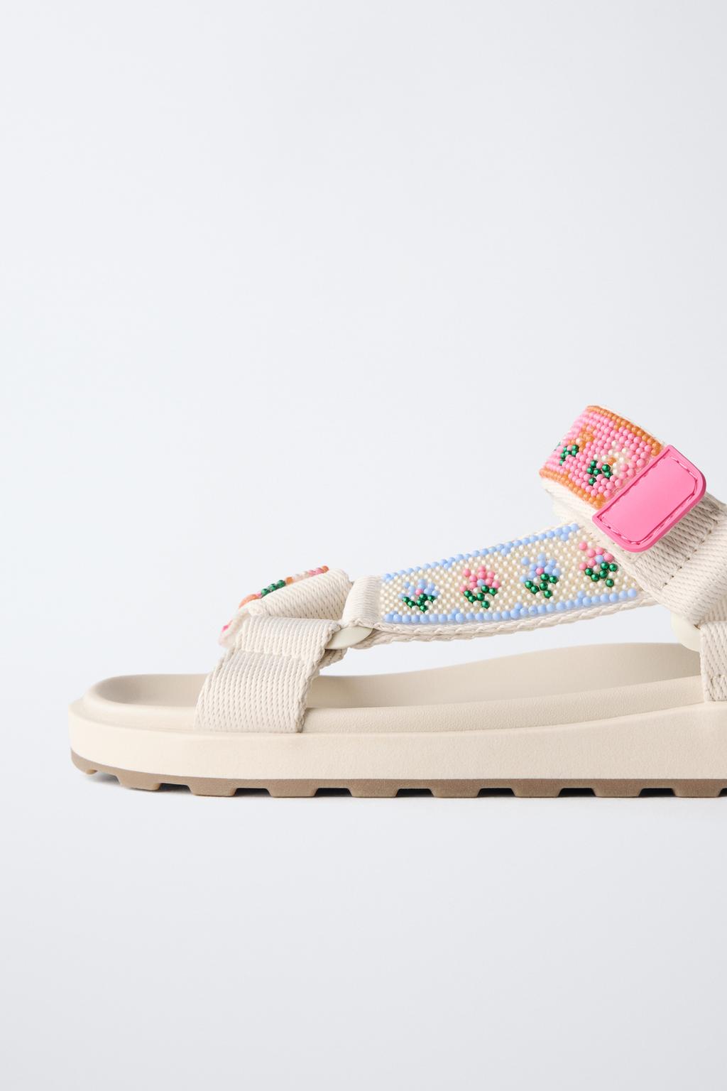 ТЕХНИЧЕСКИЕ САНДАЛИИ С БУСИНАМИ