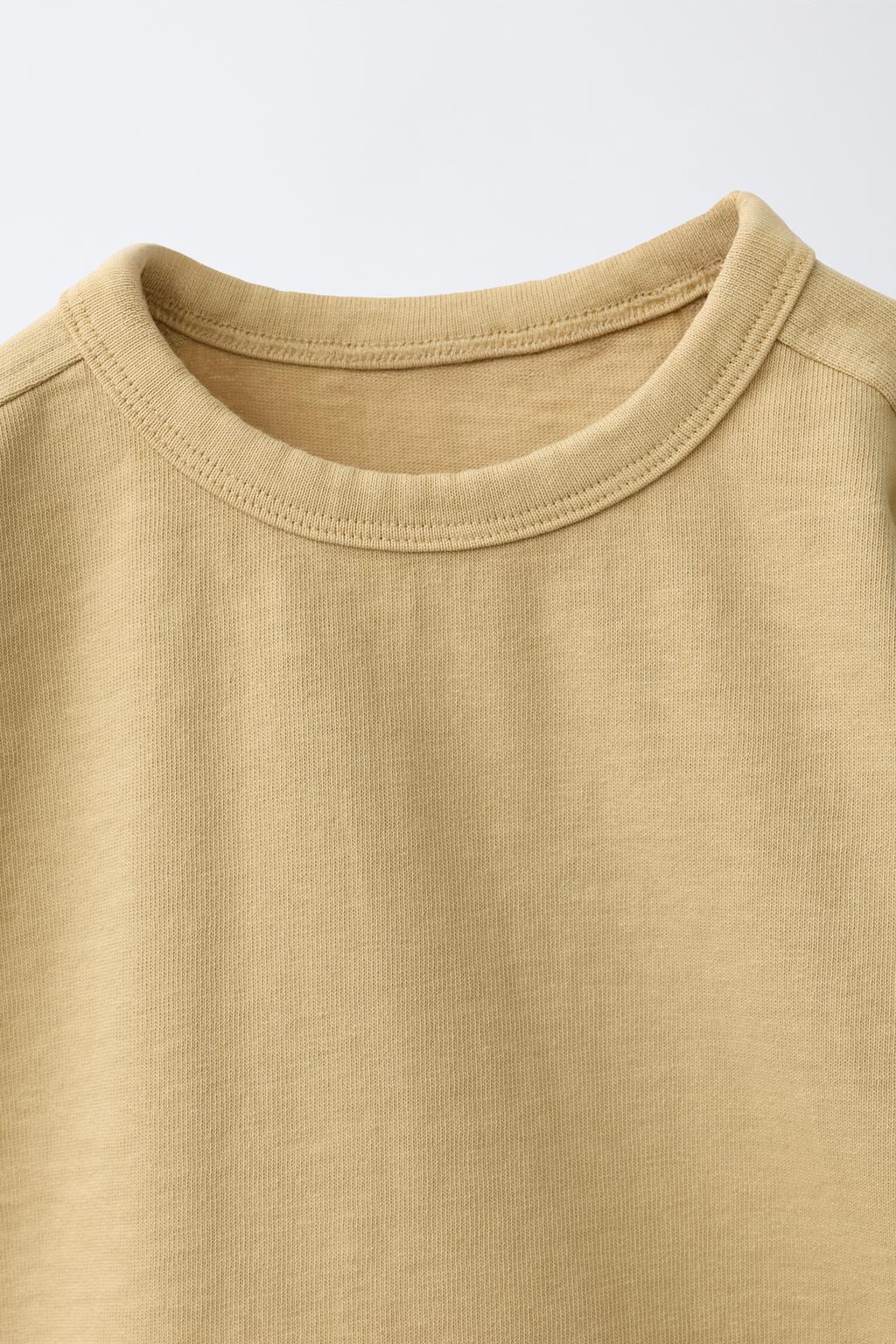 ОДНОТОННЫЙ КОМПЛЕКТ ИЗ ФУТБОЛКИ И БЕРМУДОВ