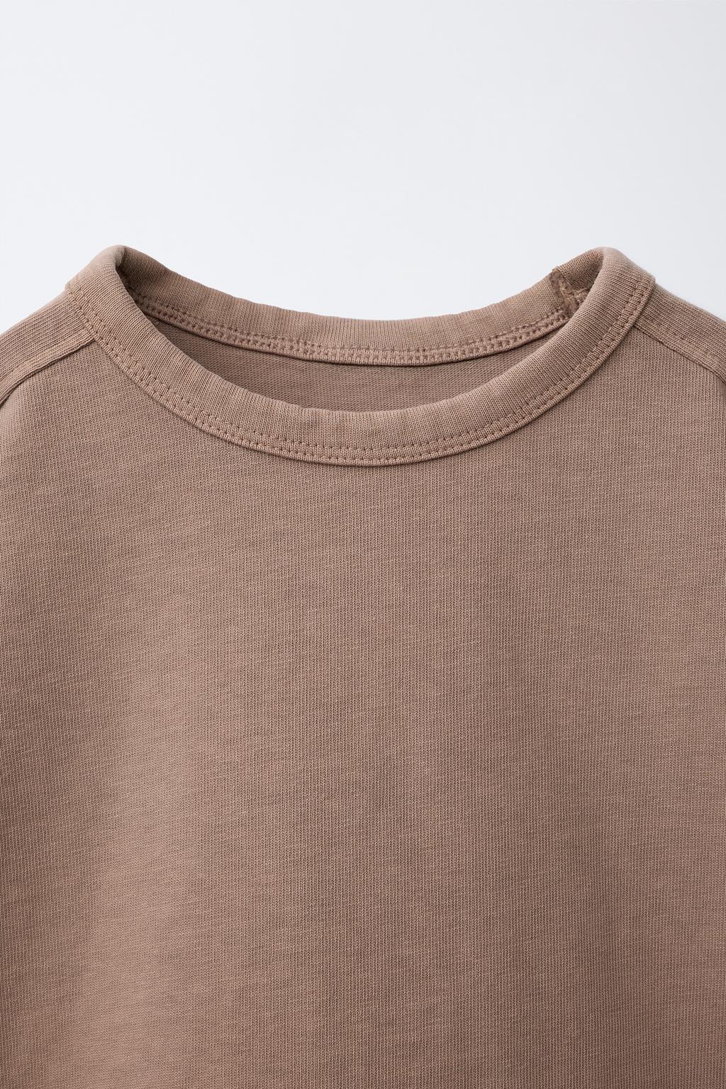 ОДНОТОННЫЙ КОМПЛЕКТ ИЗ ФУТБОЛКИ И БЕРМУДОВ