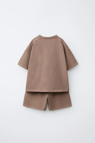 Однотонный комплект из футболки и бермудов- Заказать в России