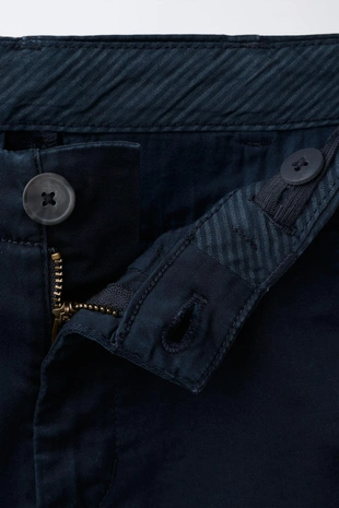 Шорты чинос Slim Fit- Заказать в России