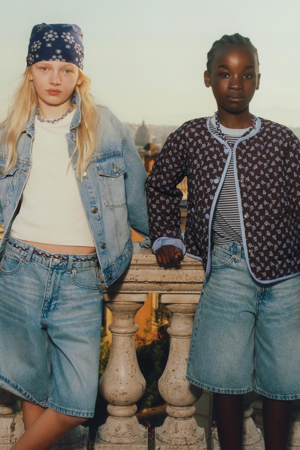 СТЕГАНАЯ КУРТКА С ЦВЕТОЧНЫМ ПРИНТОМ