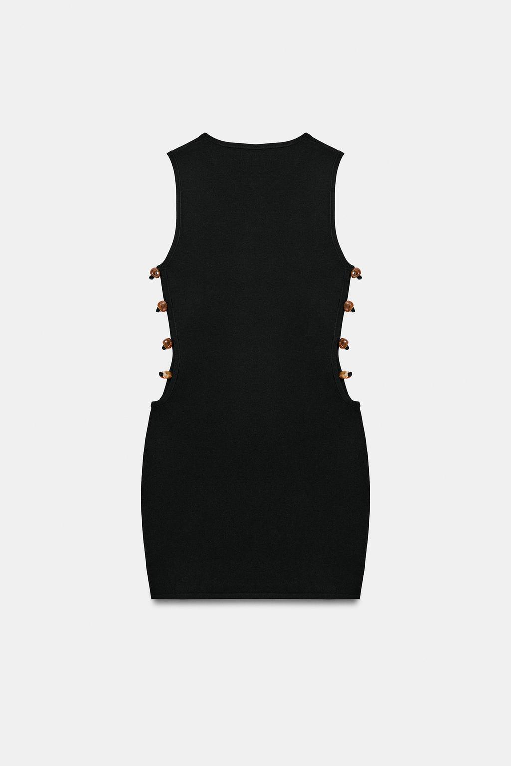 КОРОТКОЕ ТРИКОТАЖНОЕ ПЛАТЬЕ С РАЗРЕЗАМИ И БУСИНАМИ