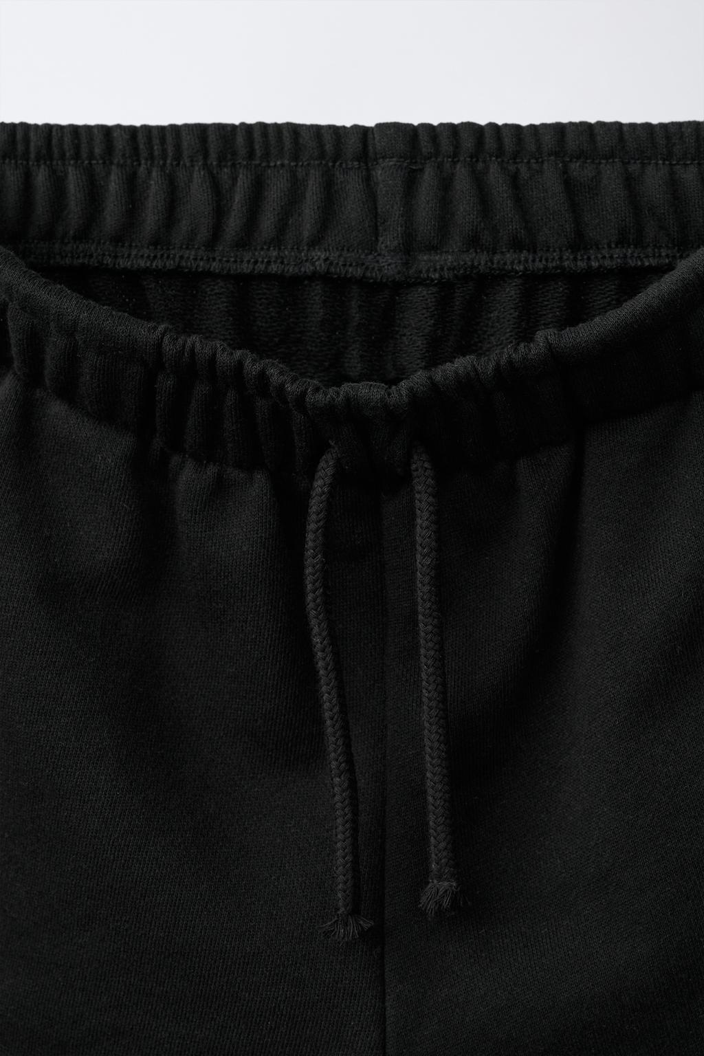 ШОРТЫ ИЗ МЯГКОЙ ТКАНИ С НАШИВКОЙ «ЗВЕЗДА»