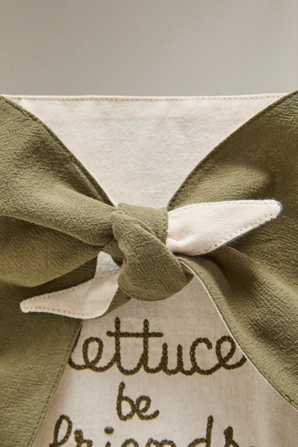 Реверсивная повязка для домашних животных с томатом