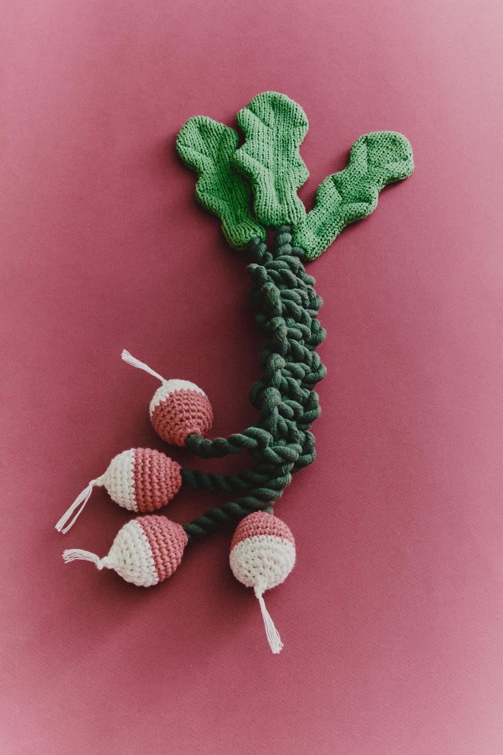 Игрушка для домашних животных в виде пучка редисок