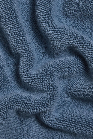 Полотенце с цветной стежкой