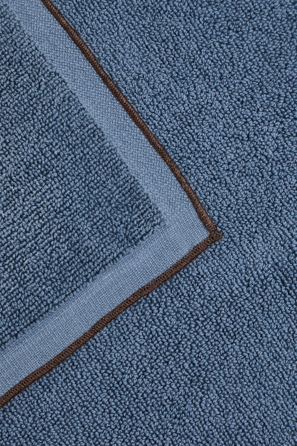 Полотенце с цветной стежкой