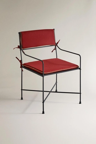 Прямоугольная подушка для спинки кресла с контрастными отделками- Заказать в России