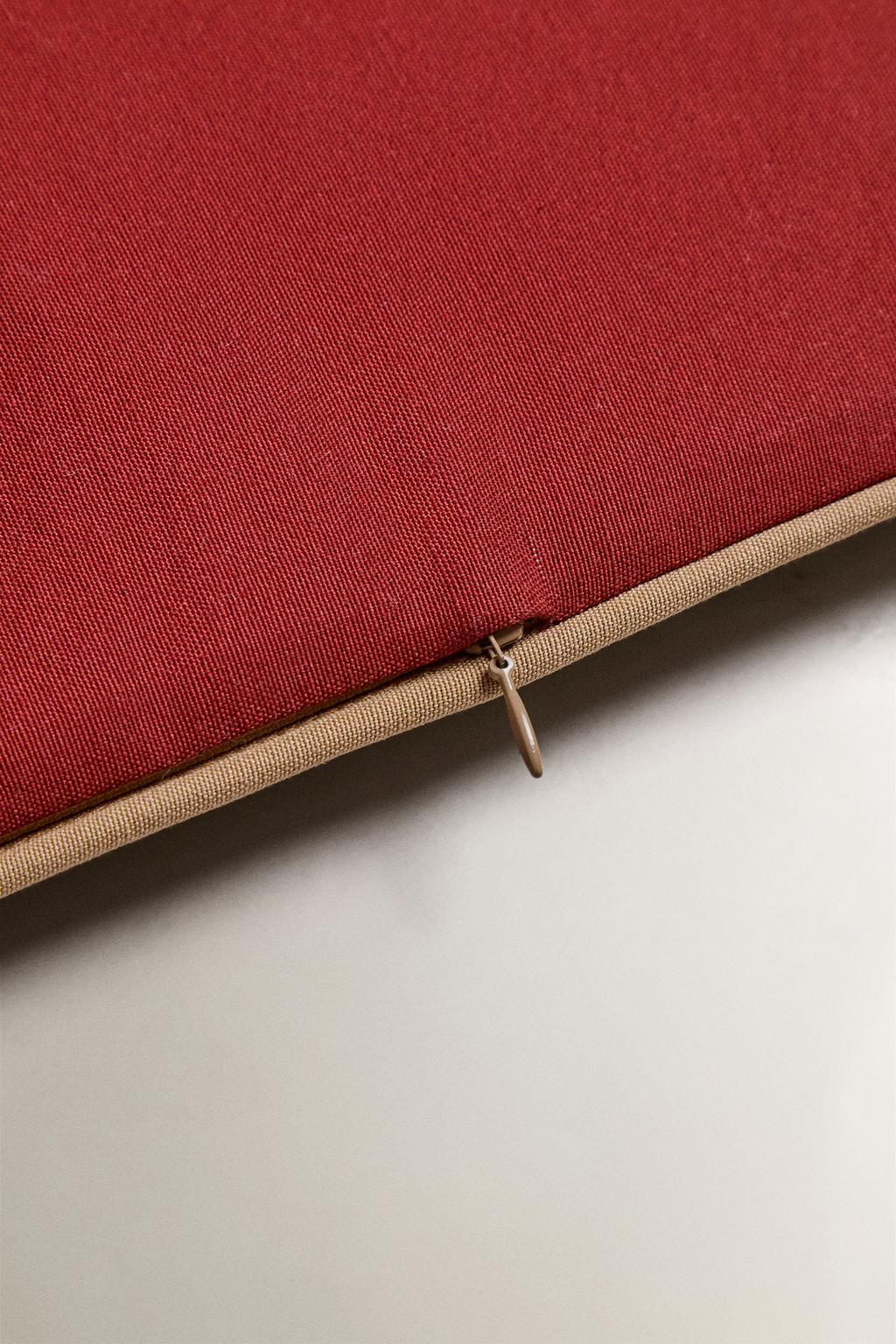 Прямоугольная подушка для скамейки с контрастной отделкой