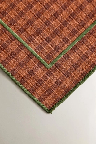 Салфетка из хлопка с клетчатым узором и контрастной стежкой- Заказать в России