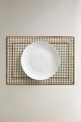 Салфетка из хлопка с клетчатым узором и контрастной стежкой- Заказать в России