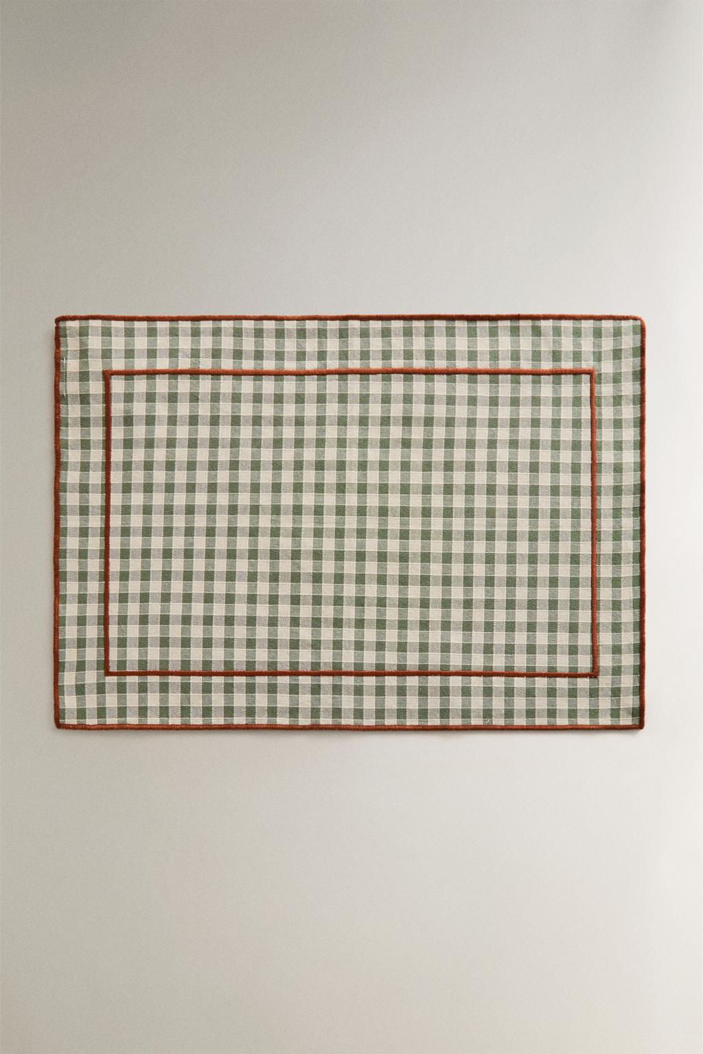 Салфетка из хлопка с клетчатым узором и контрастной стежкой