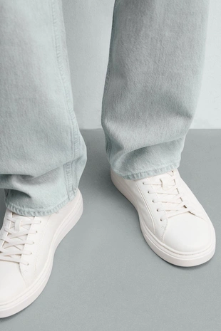 Кожаные кроссовки