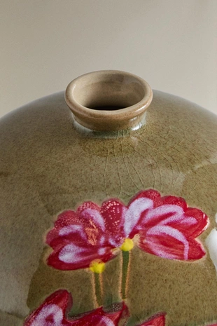 Керамическая ваза с цветочным узором- Заказать в России