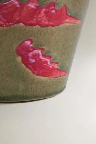 Керамическая ваза с цветочным узором- Заказать в России