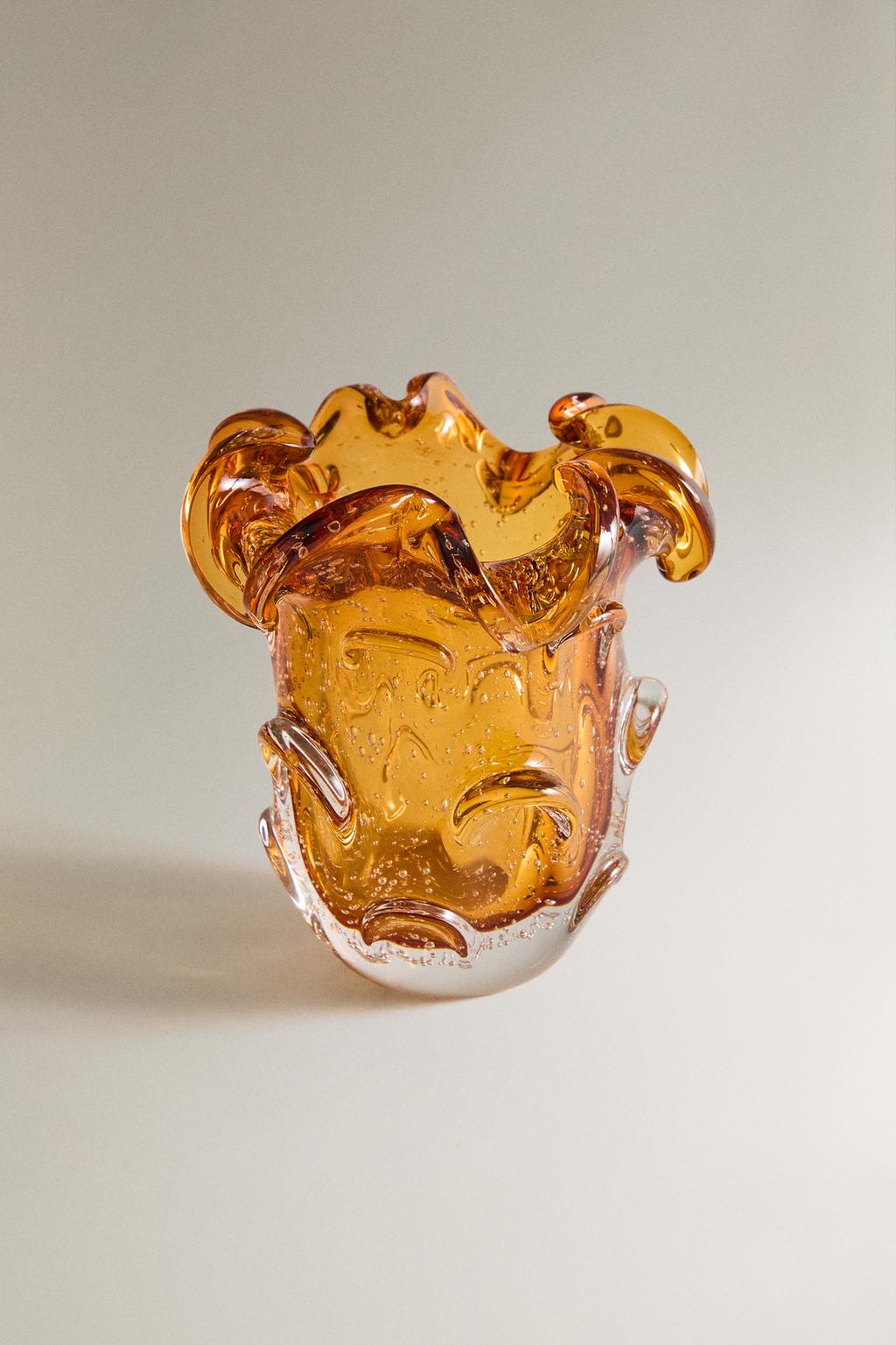 Маленькая неправильная декоративная ваза