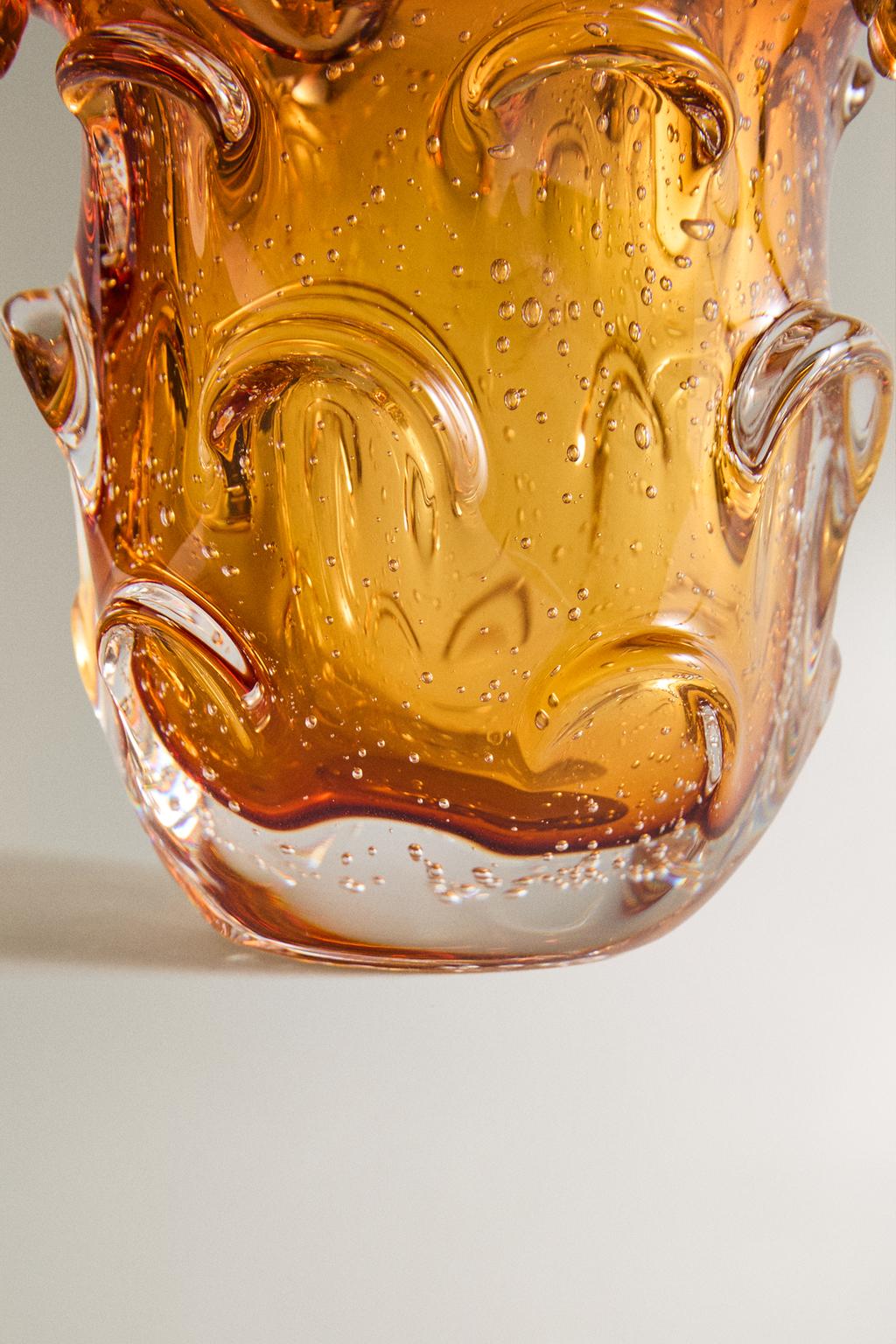 Маленькая неправильная декоративная ваза