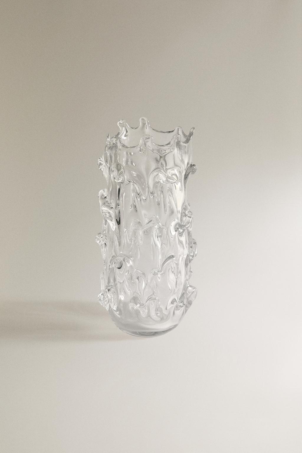 Большая декоративная ваза с неправильной формой