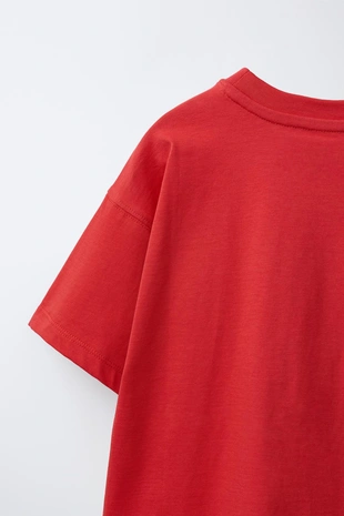 Однотонная футболка