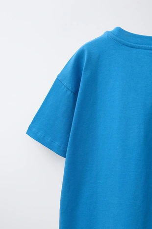 Однотонная футболка