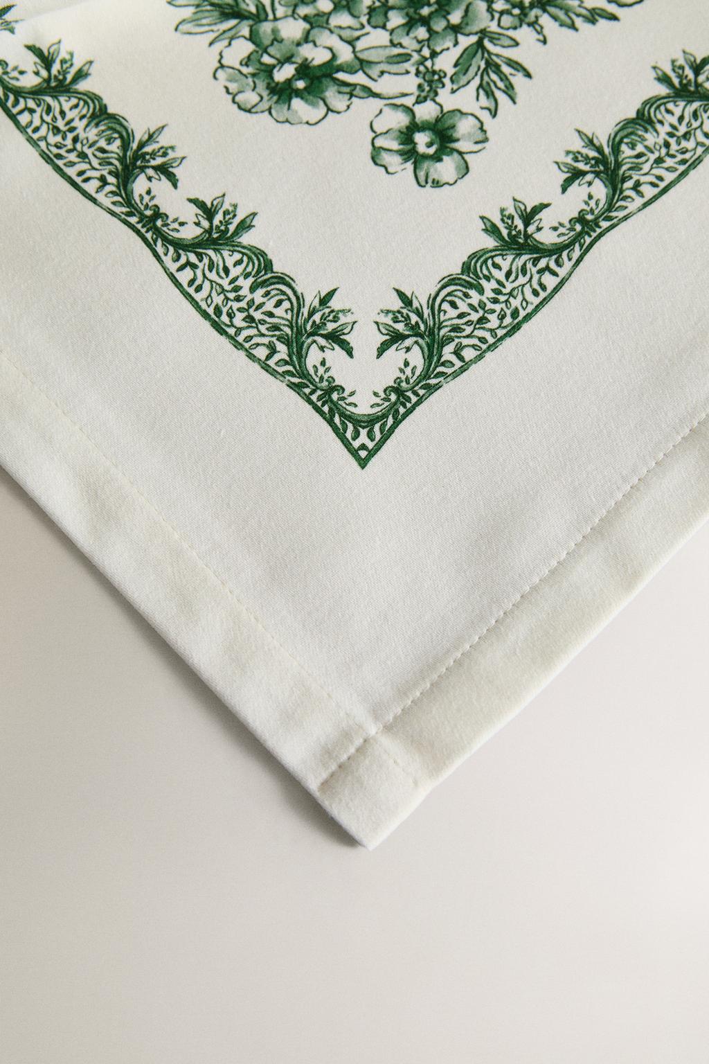 Хлопковый скатерть с цветочным принтом и атласной отделкой