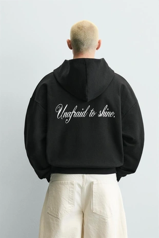 Укороченная худи с капюшоном и надписями- Заказать в России