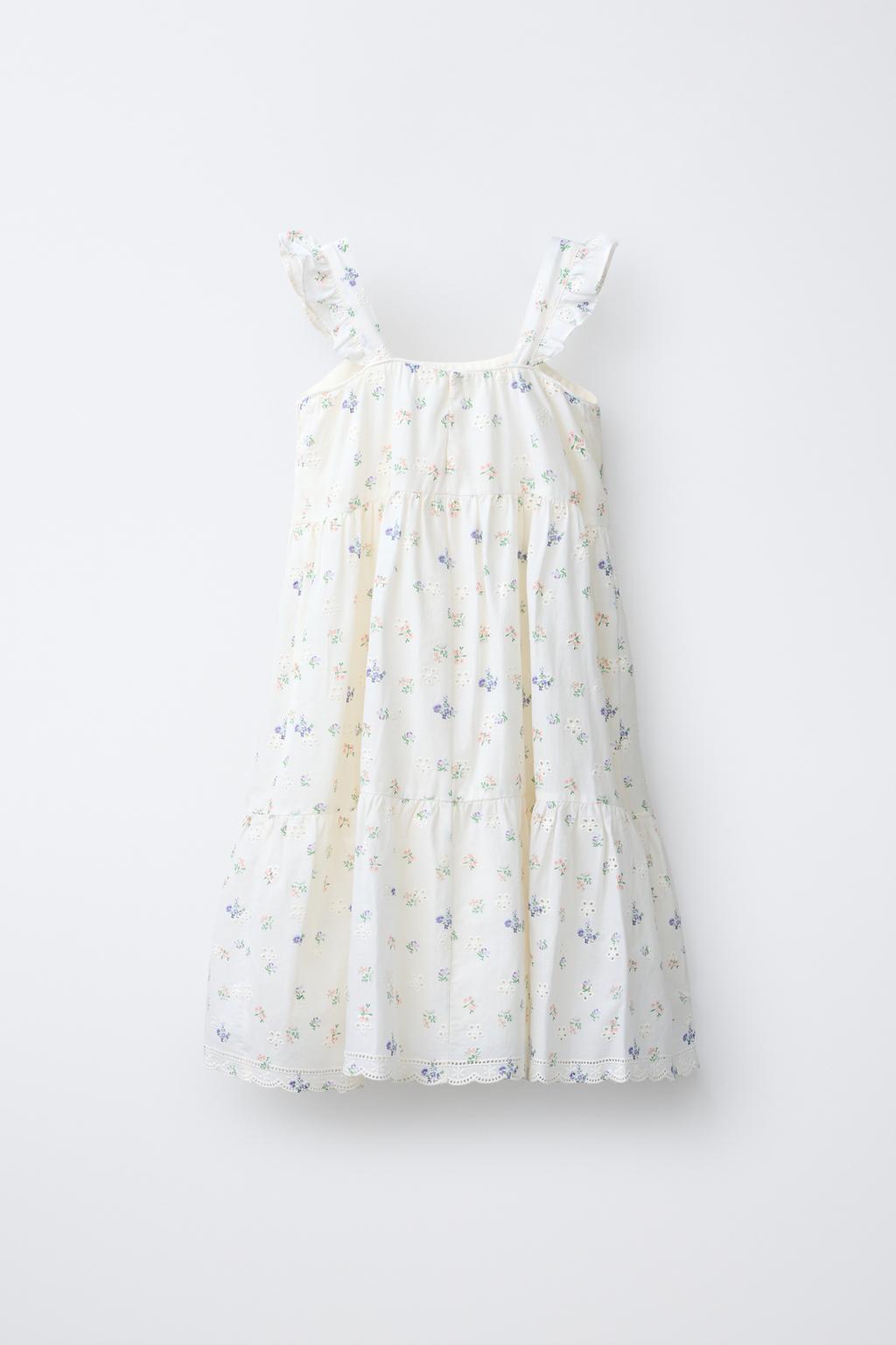 ПЛАТЬЕ ИЗ ШИТЬЯ С КРУЖЕВОМ