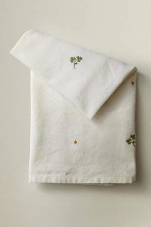 Вышитое полотенце для посуды с клевером- Заказать в России