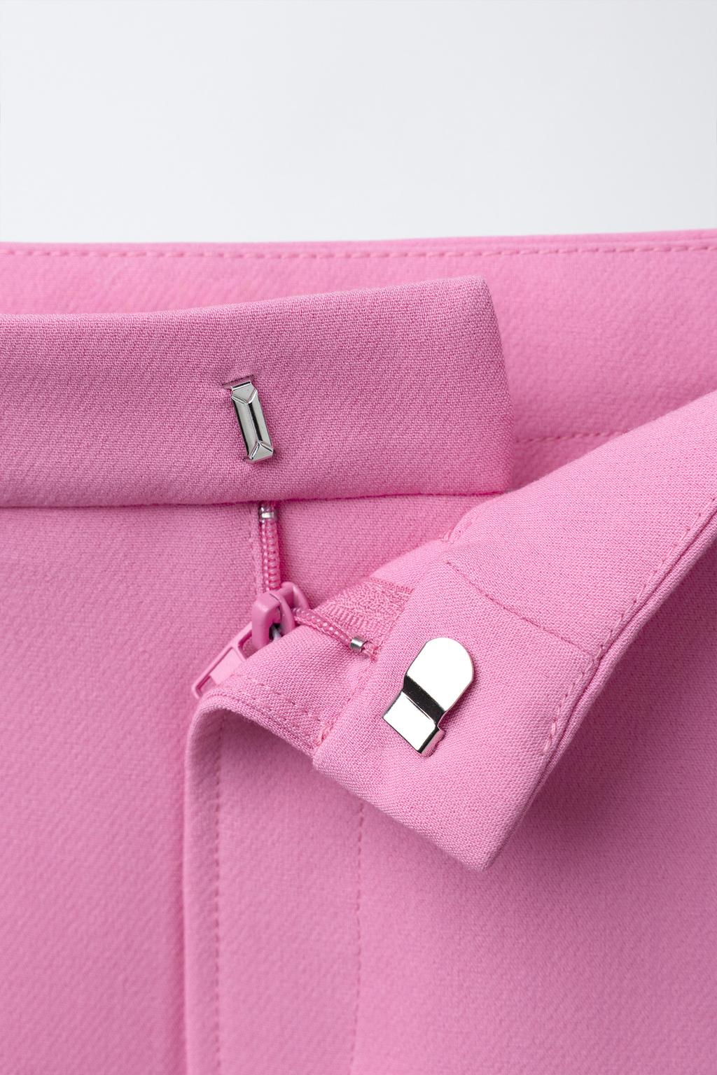 ЮБКА С ДЕКОРАТИВНОЙ ПУГОВИЦЕЙ