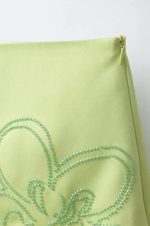 Юбка-шорты из атласа с цветочным узором и бусинами- Заказать в России