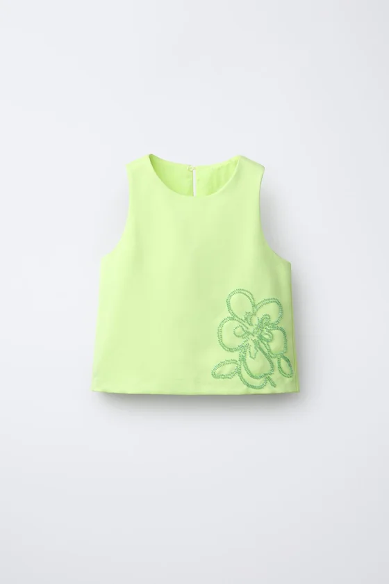 ТОП С ВЫШИТЫМ ЦВЕТКОМ И БУСИНАМИ