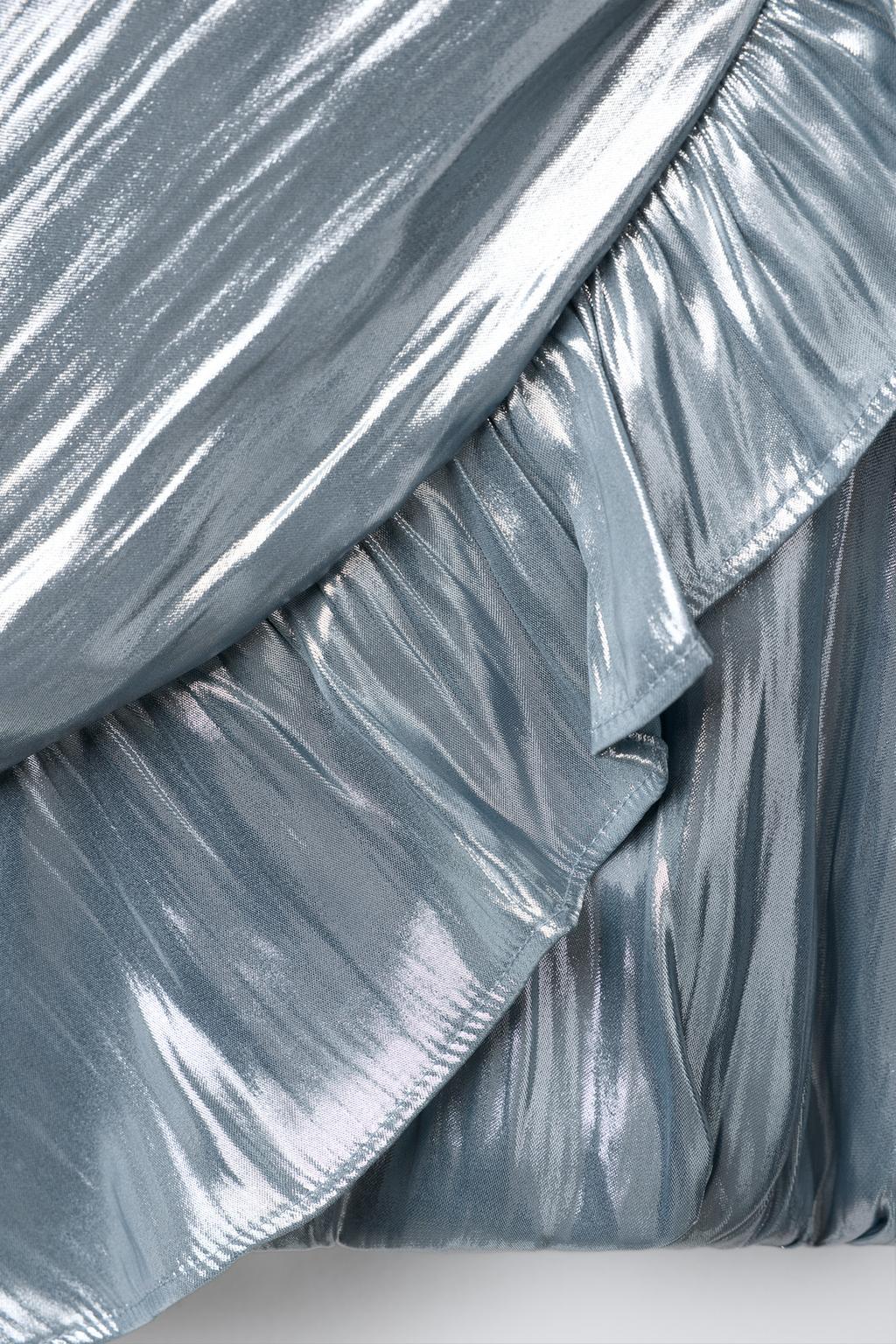 МЕТАЛЛИЗИРОВАННЫЙ ТОП С ВОЛАНАМИ