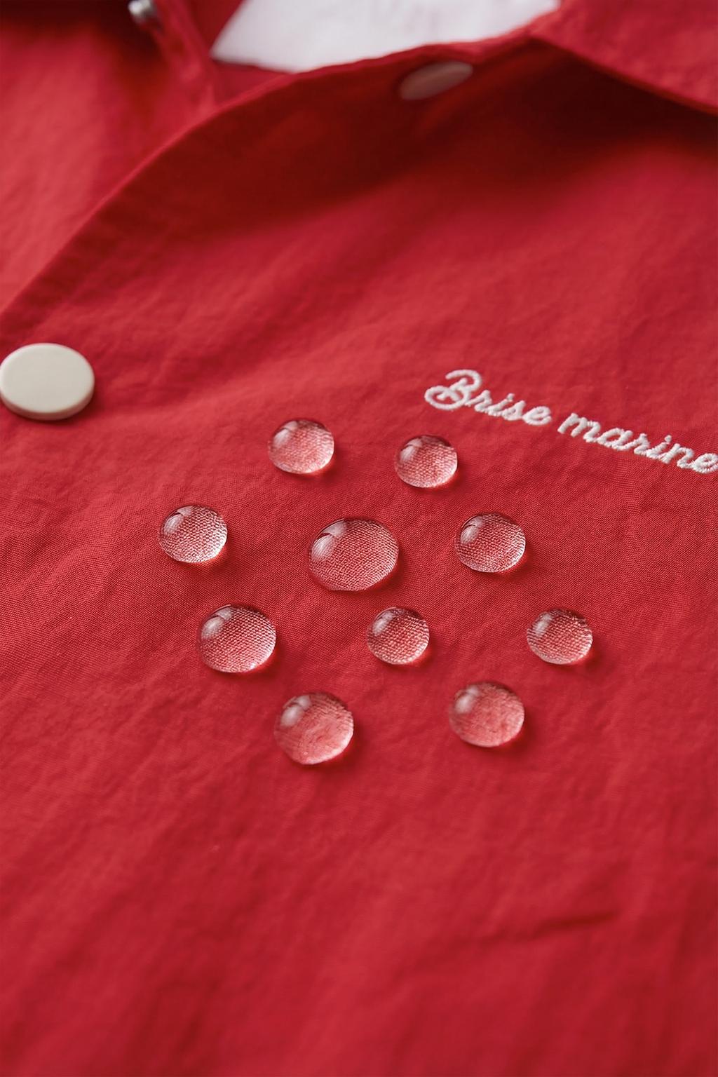 ЛЕГКИЙ ДОЖДЕВИК С ВЫШИВКОЙ WATER REPELLENT