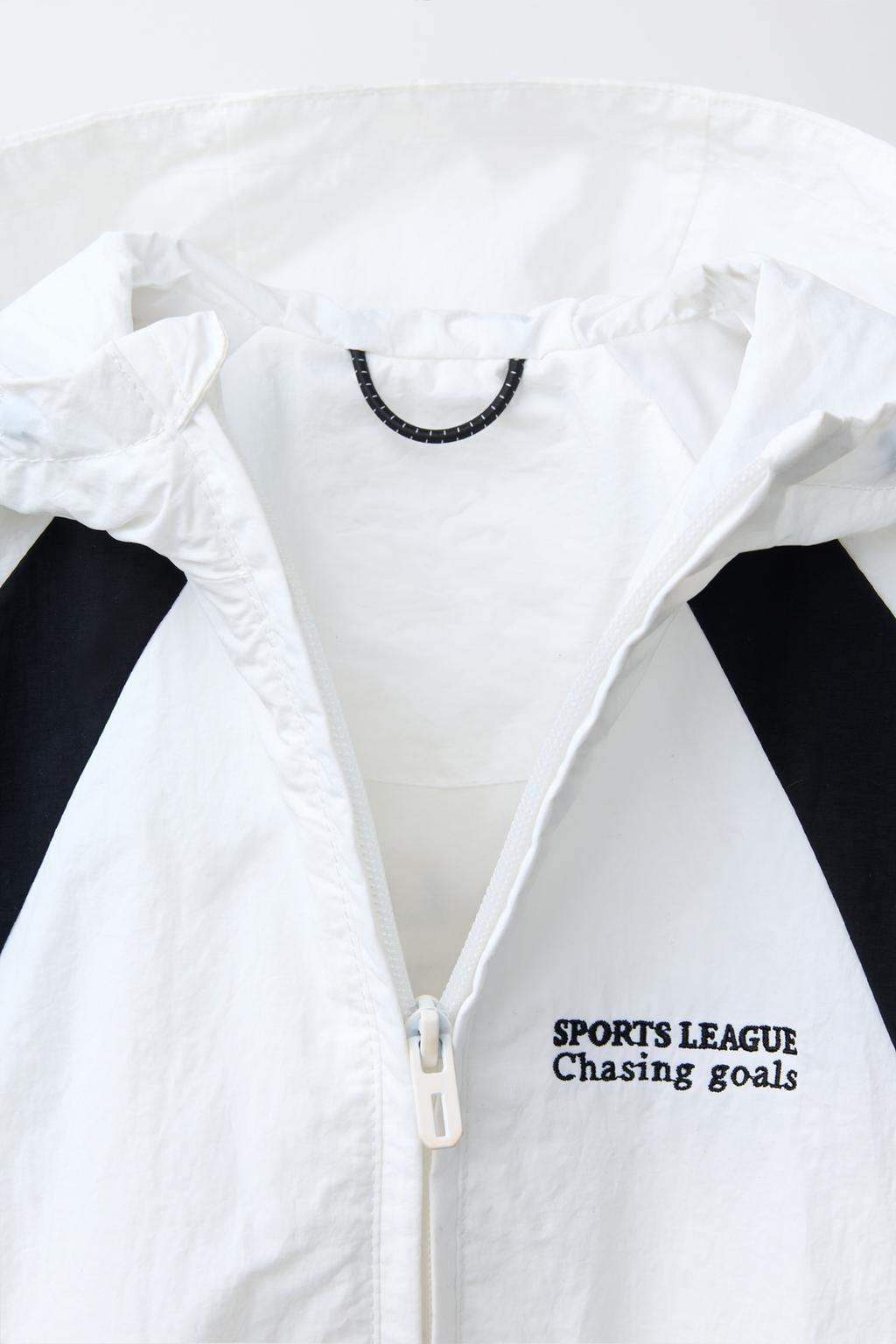 ЛЕГКИЙ ДОЖДЕВИК С ТЕКСТОВЫМ ПРИНТОМ