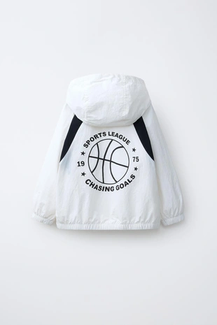 Легкий дождевик с текстовым принтом- Заказать в России