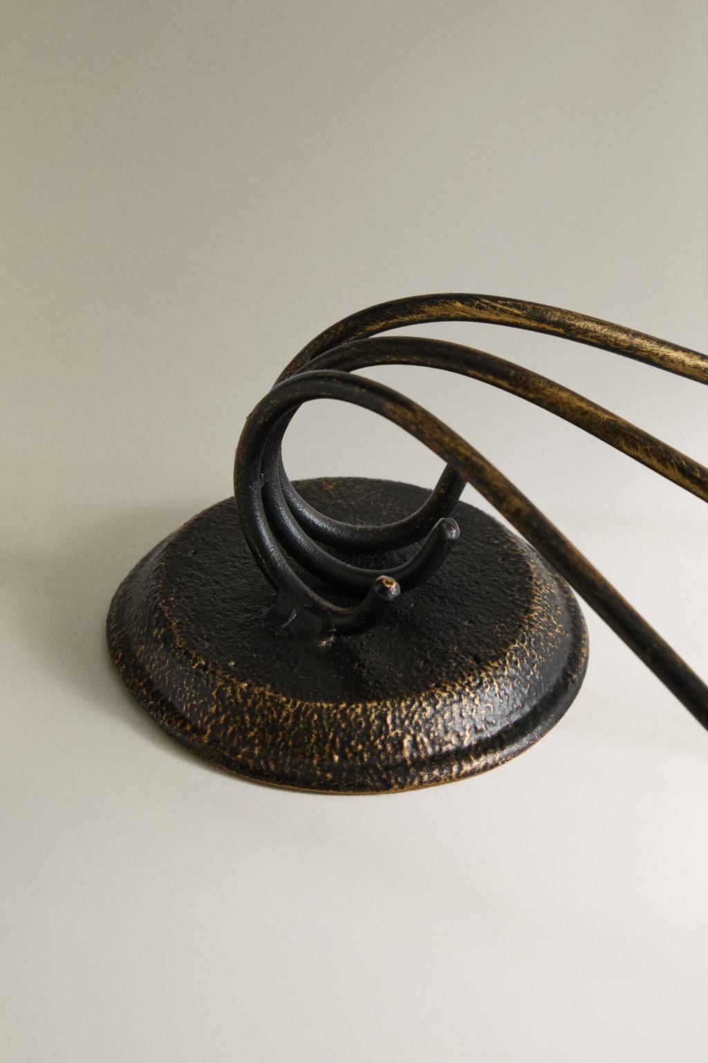 Тройная железная канделябра